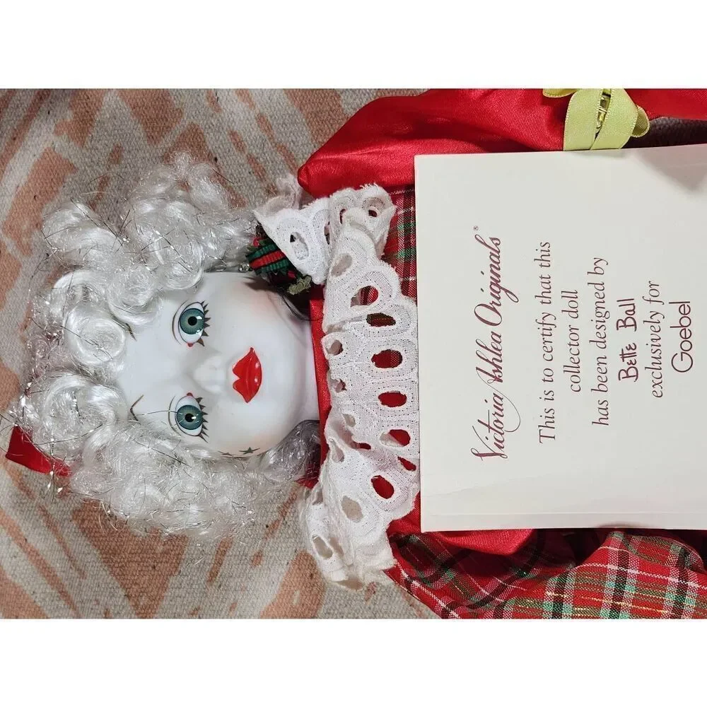 Vintage Musical Goebel Christmas Doll Clown Victoria Ashlea -Rare